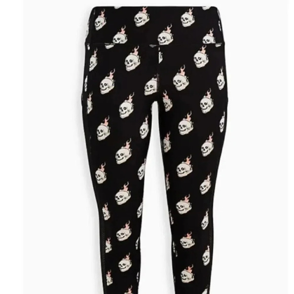 Torrid Active Leggings Athletic Pants Pockets Skull Flames Black Plus Size 2X - Picture 2 of 12